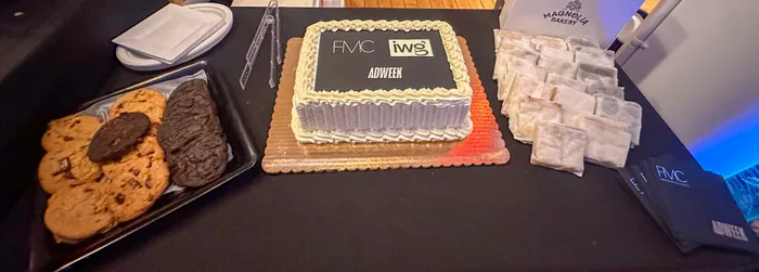 ImprintNow.co.uk - Custom Foil Stamped Beverage Napkin