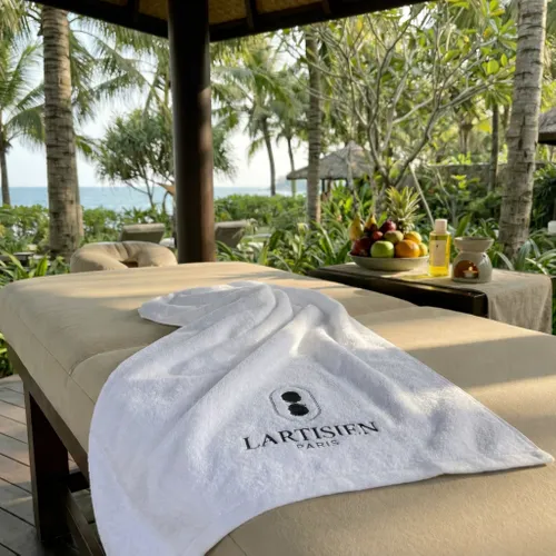 Custom Bathroom Towels - Imprint Now - UK