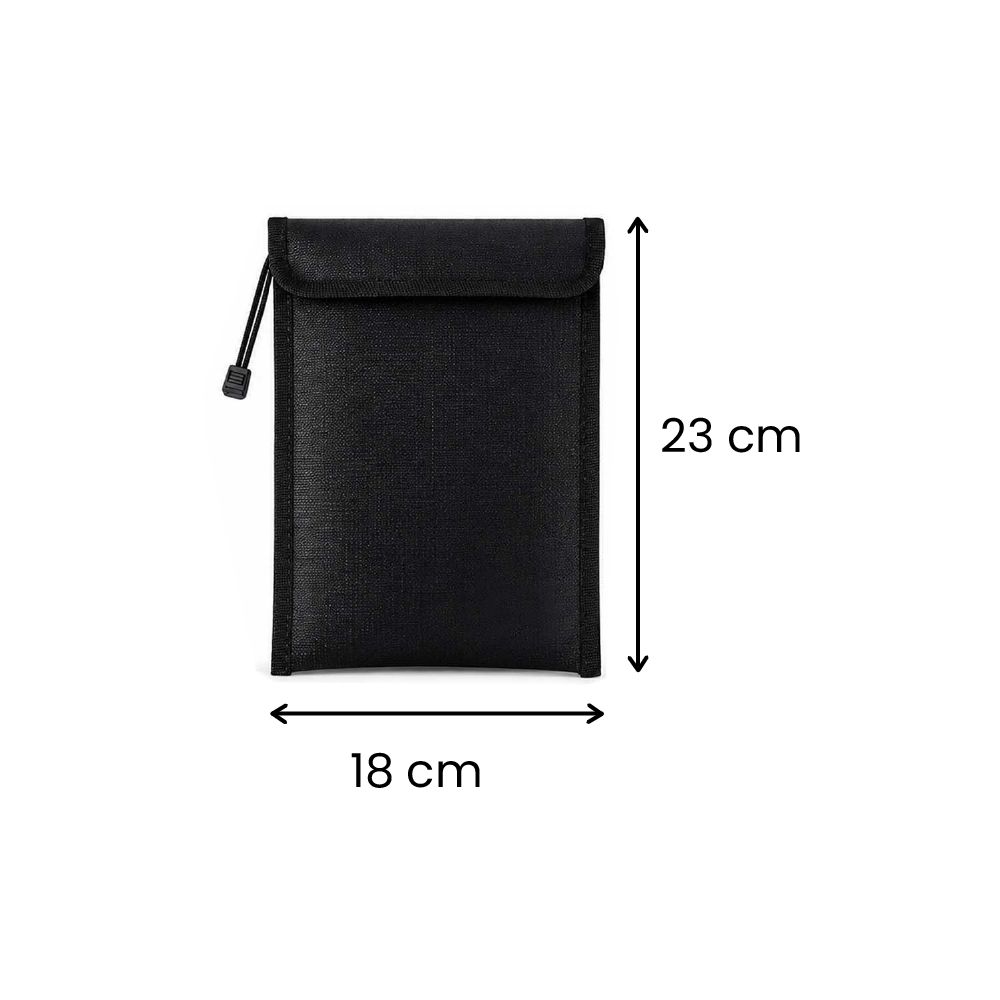 18 cm x 23 cm